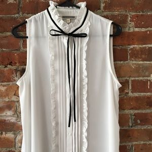 Ruffled bib tank 🥂